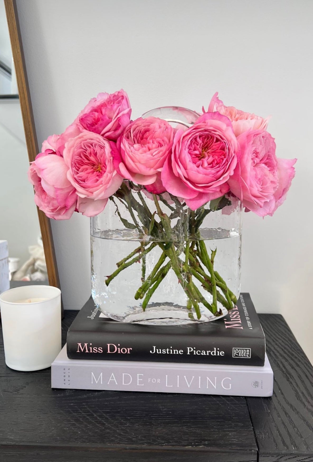 Elegant Glass Handbag Vase Decor