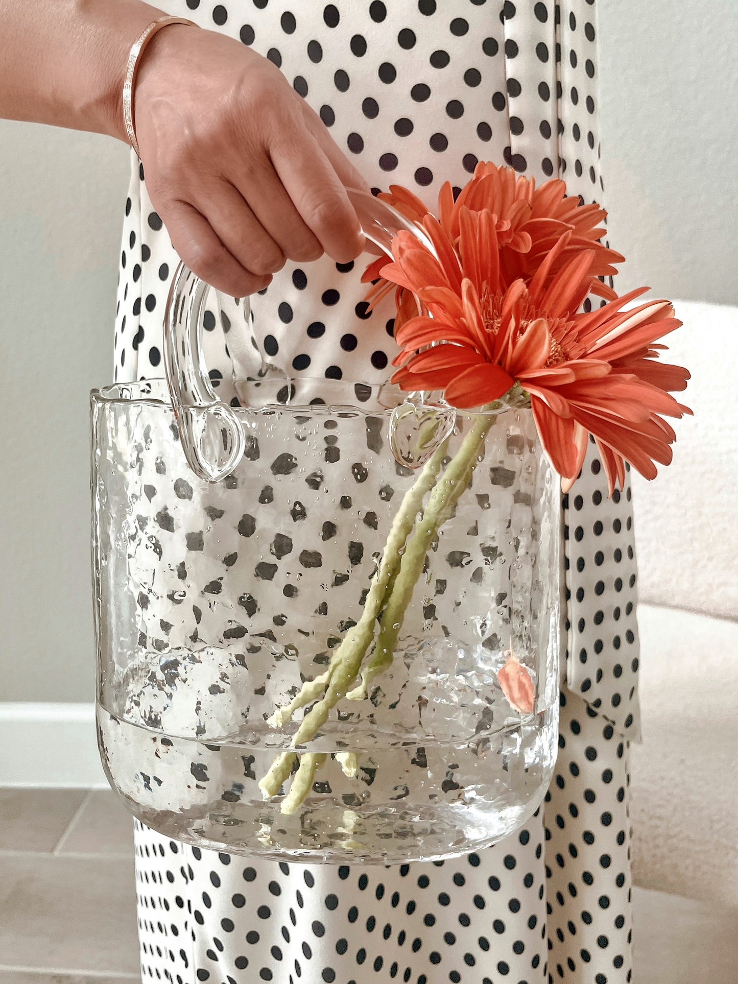Elegant Glass Handbag Vase Decor