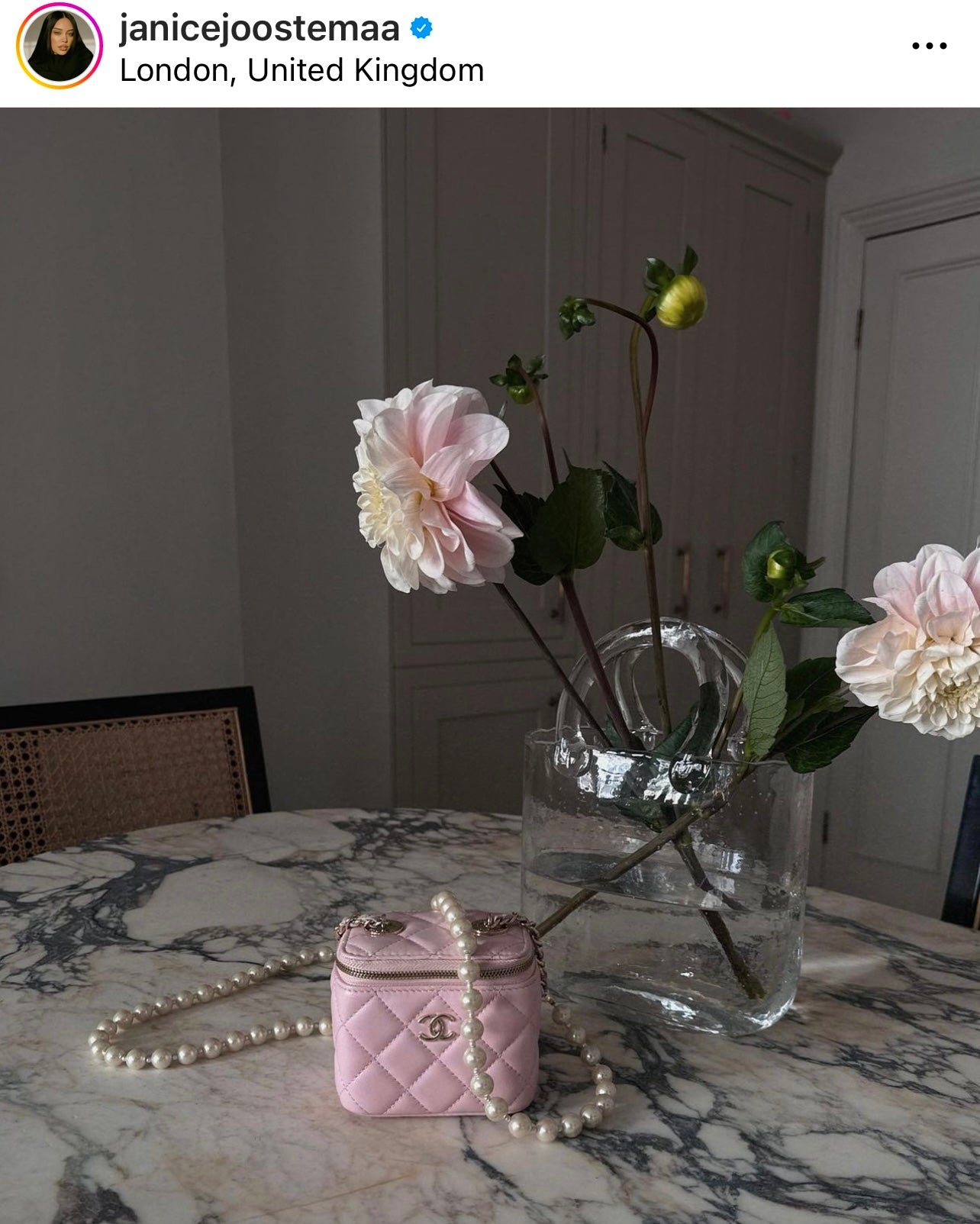 Elegant Glass Handbag Vase Decor